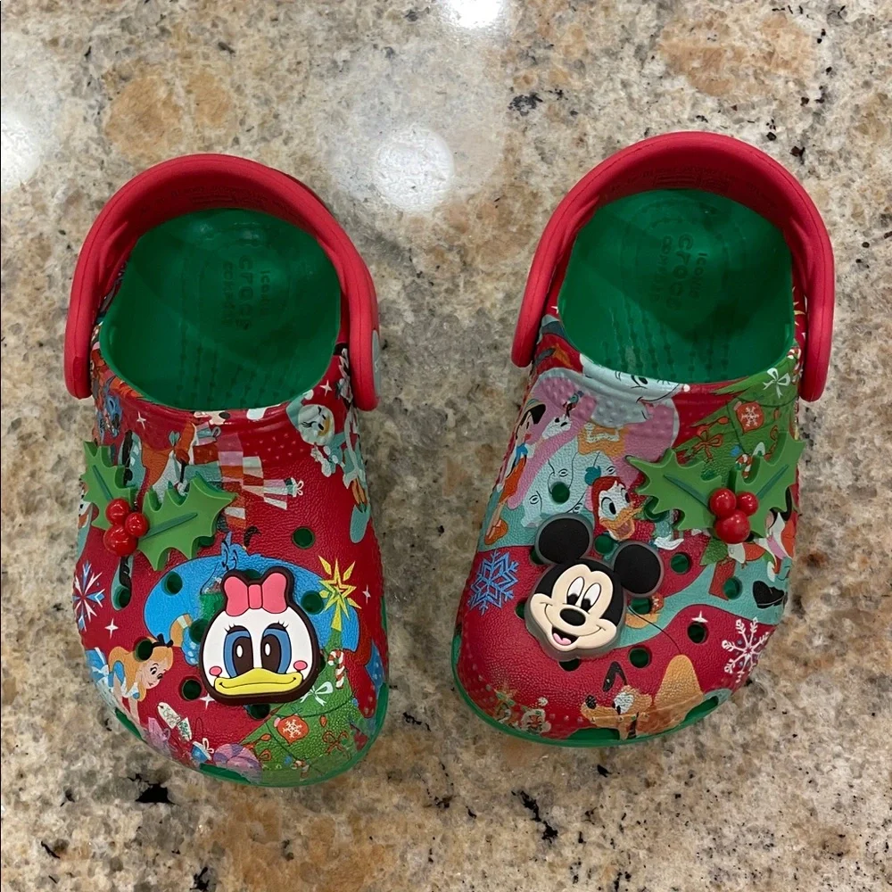 CROCS Disney Infants Holiday Christmas Festive Red Green Clogs Size C6 Sandals